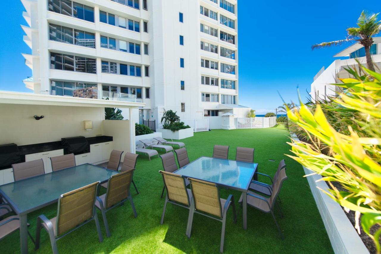 Berkeley On The Beach Aparthotel Gold Coast Exterior photo