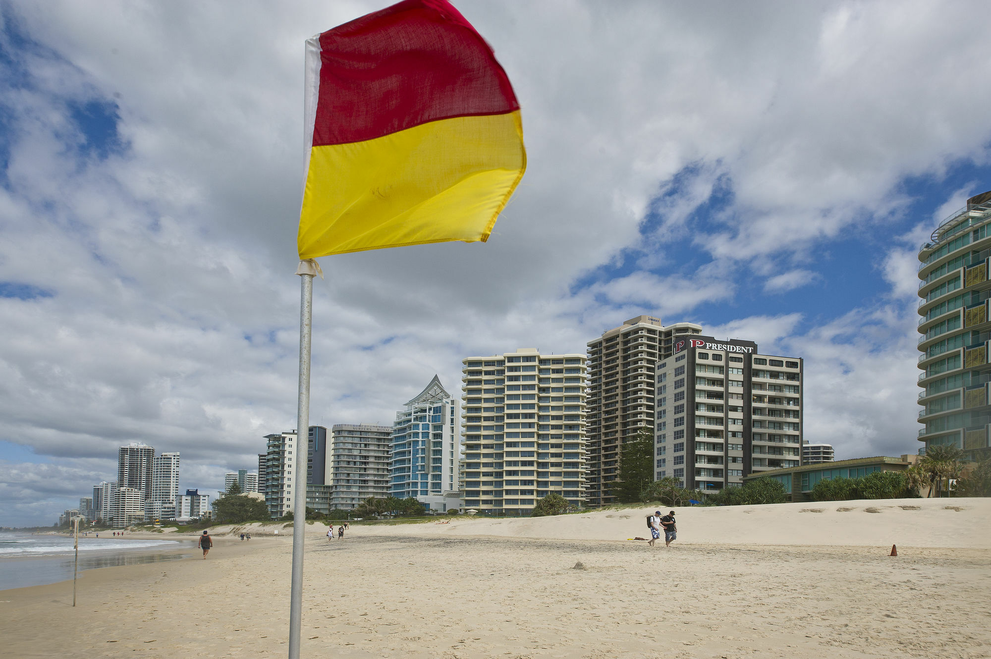 Berkeley On The Beach Aparthotel Gold Coast Exterior photo