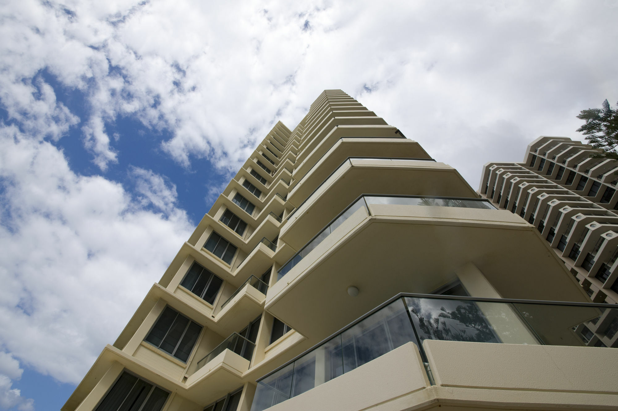 Berkeley On The Beach Aparthotel Gold Coast Exterior photo