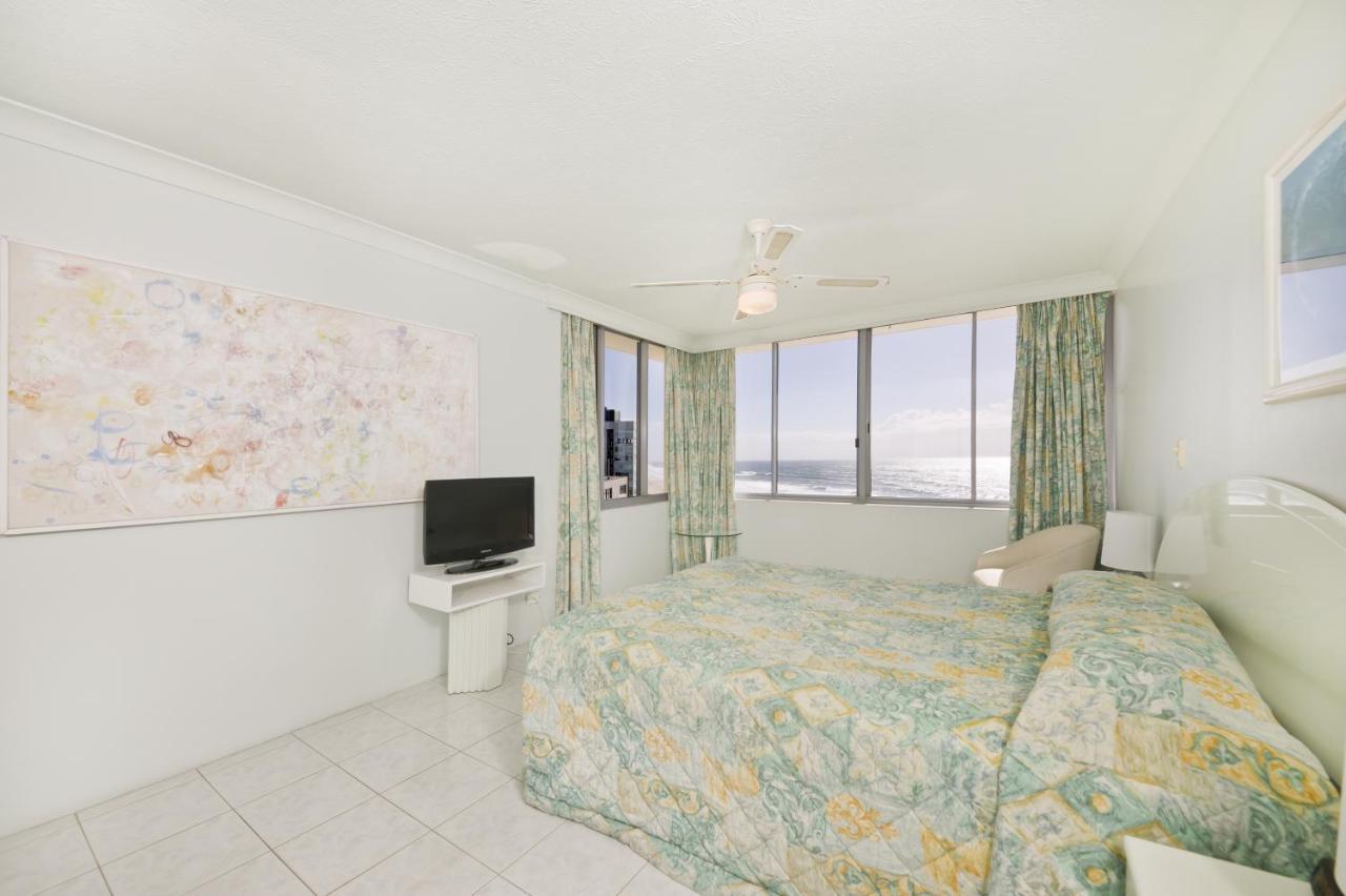 Berkeley On The Beach Aparthotel Gold Coast Room photo